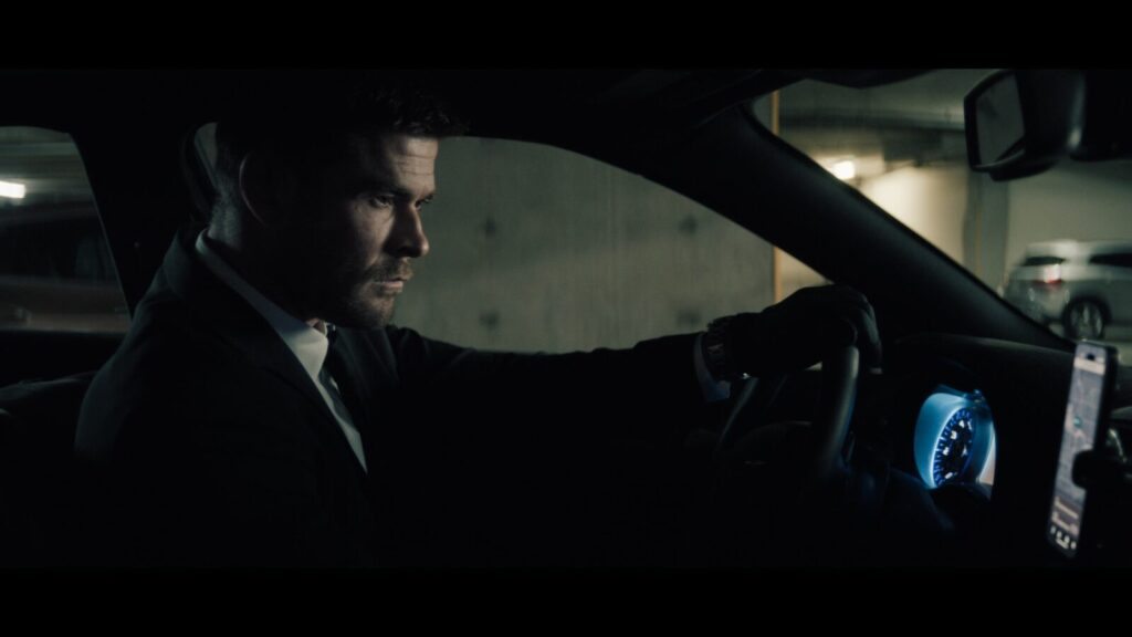 Chris Hemsworth stars as ‘Davis’ in CRIME 101